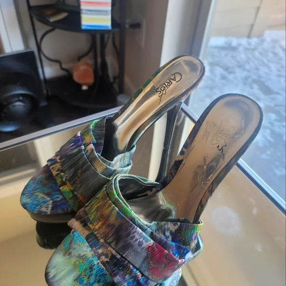 Sandals - Picture 1 of 3